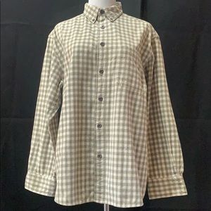 Men’s Medium Woolrich Long Sleeve Button Up Shirt